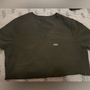 FIGS Catarina 1-pocket scrub top. Moss. Size M.